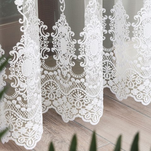 Firanka kremowa haftowana z samym dołem 121377/BIS/A12/250000/1