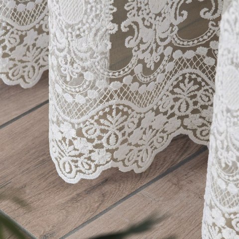 Firanka kremowa haftowana z samym dołem 121377/BIS/A12/250000/1