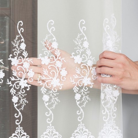 Firanka kremowa haftowana z samym dołem 121377/BIS/A12/250000/1