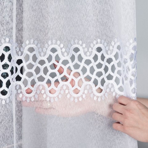 Firanka z aplikacją na markizecie ze wzorem pasowym, wysokość 175cm, kolor 001 biały 008897/433/001/175000/1