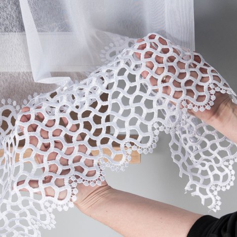 Firanka z aplikacją na markizecie ze wzorem pasowym, wysokość 175cm, kolor 001 biały 008897/433/001/175000/1