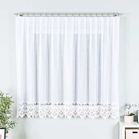 Firanka żakardowa o wysokości 170 cm, kolor biały. Elegancka i delikatna ozdoba okna. Idealna do każdego wnętrza.