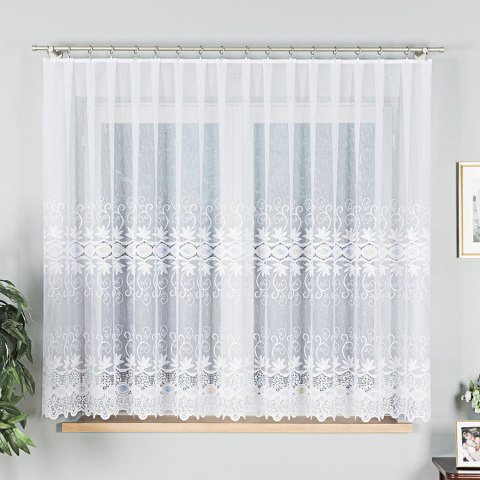 Firanka żakardowa o wysokości 160 cm, kolor biały.