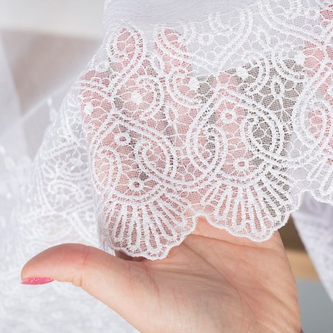 Firanka haftowana ze wzorem na samym dole, wysokość 160cm, kolor 001 biały 008240/768/001/000160/1