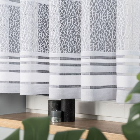 Firanka żakardowa ze wzorem pasowym, wysokość 150cm, kolor 049 szary 017834/000/049/000150/1