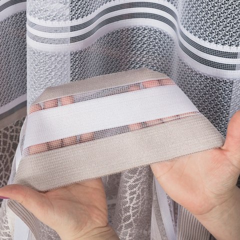 Firanka żakardowa ze wzorem pasowym, wysokość 250cm, kolor 027 stare złoto 017834/000/027/000250/1