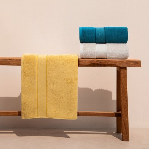 Ręcznik bawełniany LIANA 50x90 cm kolor beżowy Ręcznik bawełniany LIANA 50x90 cm kolor beżowy