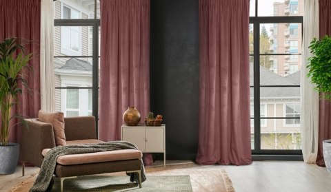 ZASŁONA GOTOWA D91 ROSA NA TAŚMIE CIEMNORÓŻOWY