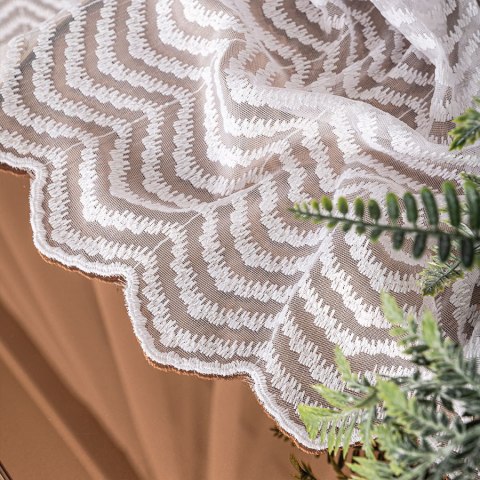 Firanka haftowana ze wzorem na samym dole, wysokość 280cm, kolor 001 biały 127376/768/001/000280/1