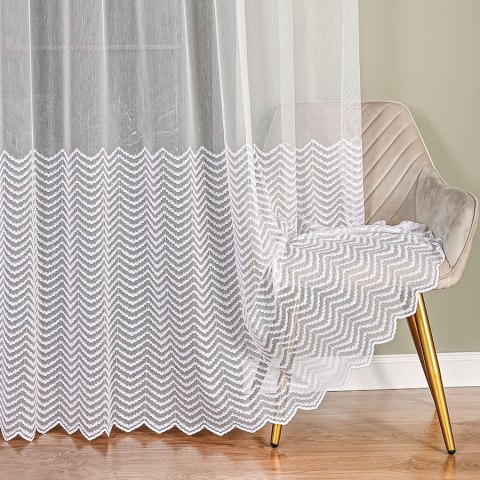 Firanka haftowana ze wzorem na samym dole, wysokość 280cm, kolor 001 biały 127376/768/001/000280/1