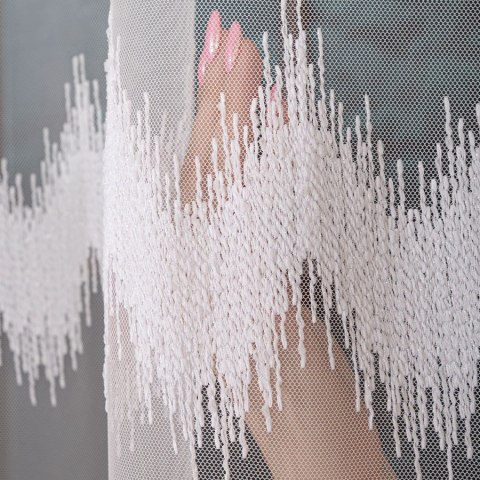 Firanka haftowana ze wzorem pasowym, wysokość 280cm, kolor 001 biały 127391/885/001/000280/1