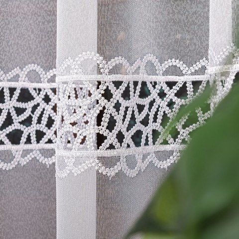 Firanka z aplikacją ze wzorem pasowym na markizecie, wysokość 280cm, kolor 001 biały 112997/433/001/000280/1