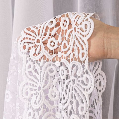 Firanka z aplikacją ze wzorem pasowym na markizecie, wysokość 175cm, kolor 001 biały 112956/178/001/000175/1