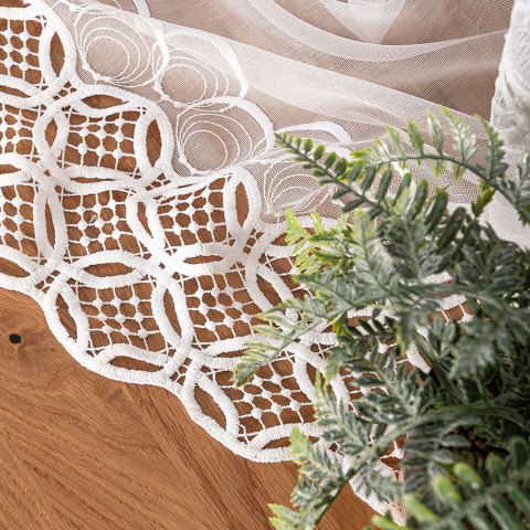 Firanka z aplikacją ze wzorem pasowym na markizecie, wysokość 280cm, kolor 001 biały 112955/433/001/000280/1