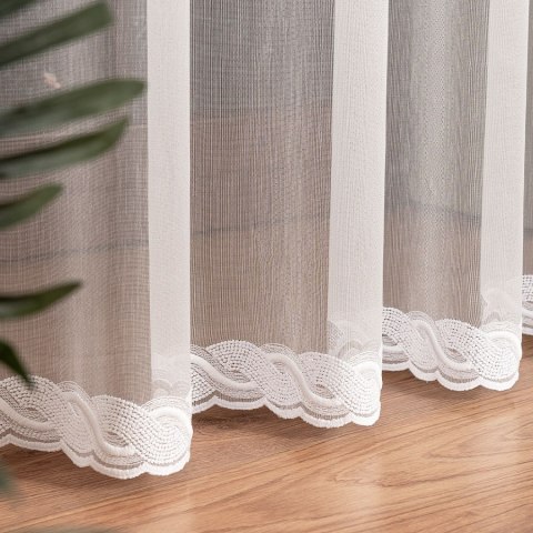 Firanka haftowana ze wzorem na samym dole, wysokość 290cm, kolor 001 biały 013417/MIR/001/000290/1