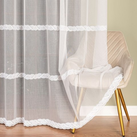 Firanka haftowana ze wzorem na samym dole, wysokość 290cm, kolor 001 biały 013417/MIR/001/000290/1