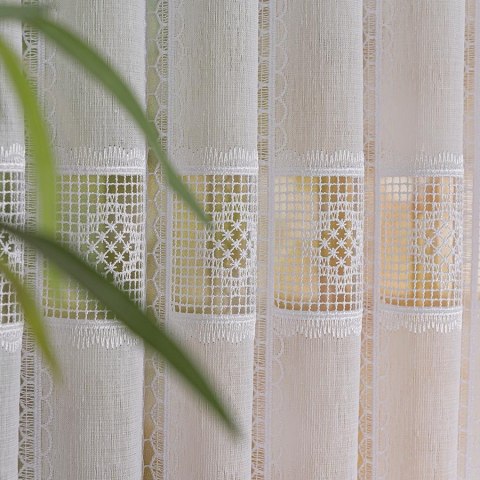 Zazdrostka haftowana panelowa na batyście, wysokość 90cm, kolor 001 biały 096269/388/001/000090/1