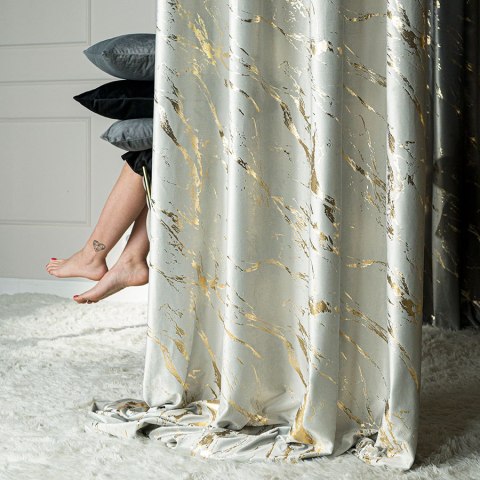 MARMA Zasłona gotowa na przelotkach, szerokość 140cm x wysokość 250cm, kolor 021 pastelowy szary ze złotym nadrukiem na VELVI TD