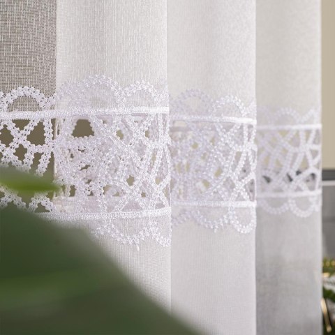 Firanka z aplikacją ze wzorem pasowym na markizecie, wysokość 175cm, kolor 001 biały 112997/433/001/000175/1