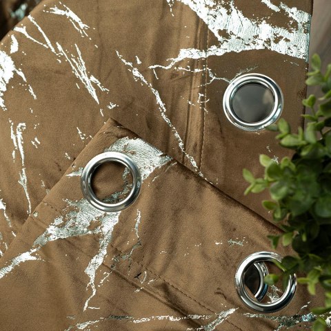 MARMA Zasłona gotowa na przelotkach, szerokość 140cm x wysokość 250cm, kolor 002 brązowy ze srebrnym nadrukiem na VELVI TD0037/Z