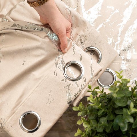 MARMA Zasłona gotowa na przelotkach, szerokość 140cm x wysokość 250cm, kolor 003 jasny beżowy ze srebrnym nadrukiem na VELVI TD0