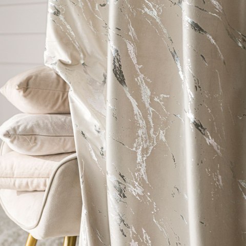 MARMA Zasłona gotowa na taśmie, szerokość 140cm x wysokość 250cm, kolor 226 jasny kremowy ze srebrnym nadrukiem na VELVI TD0037/