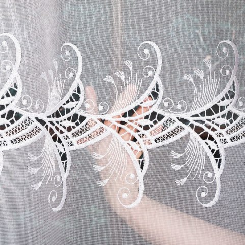 Firanka z aplikacją ze wzorem pasowym na markizecie, wysokość 280cm, kolor 001 biały 162035/433/001/000280/1