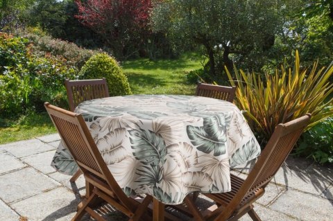 OBRUS GARDEN 140 X 220 CM KREMOWY