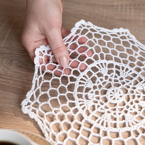 Serweta z ażurem, szerokość 25cm x wysokość 25cm, kolor 001 biały 914166/KSP/001/025025/1