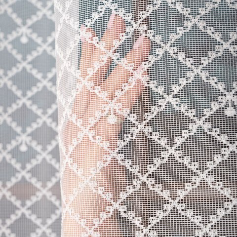 Firanka żakardowa ze wzorem po całośc, wysokość 250cm, kolor 001 biały 131010/000/001/000250/1