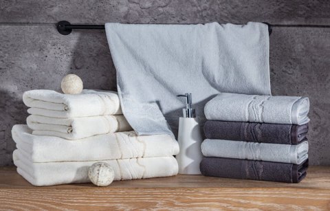 RĘCZNIK KARIN (04) 30 X 50 CM SREBRNY