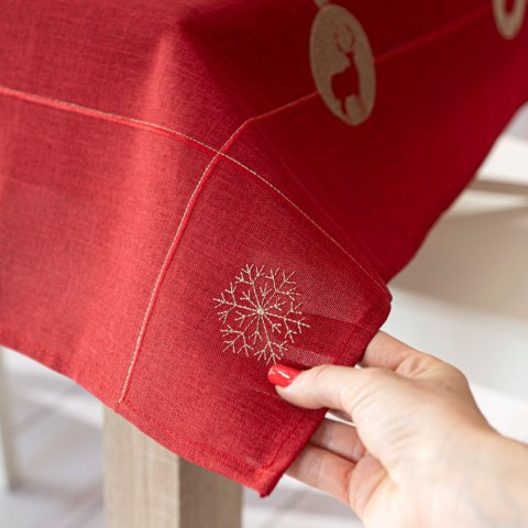 BŁYSZCZĄCY RENIFER Obrus z haftem, szerokość 120cm x wysokość 160cm, kolor 003 czerwony 295157/KSP/L03/120160/1