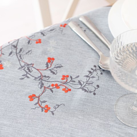 JARZĘBINOWY BLASK Obrus z haftem, szerokość 140cm x wysokość 220cm, kolor 007 szary 645310/KSP/007/140220/1