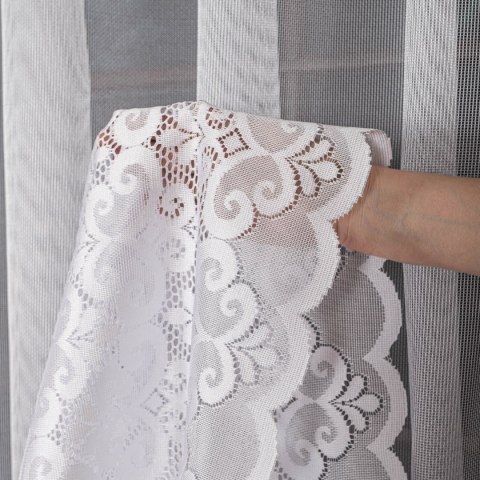 Firanka żakardowa ze wzorem na samym dole, wysokość 155cm, kolor 001 biały 015997/000/001/000155/1