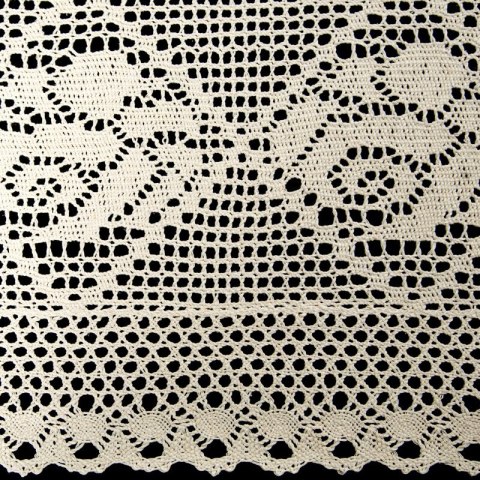 OBRUS ROSALY 85 X 85 CM JASNOBEŻOWY