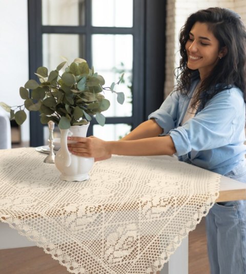 OBRUS ROSALY 85 X 85 CM JASNOBEŻOWY