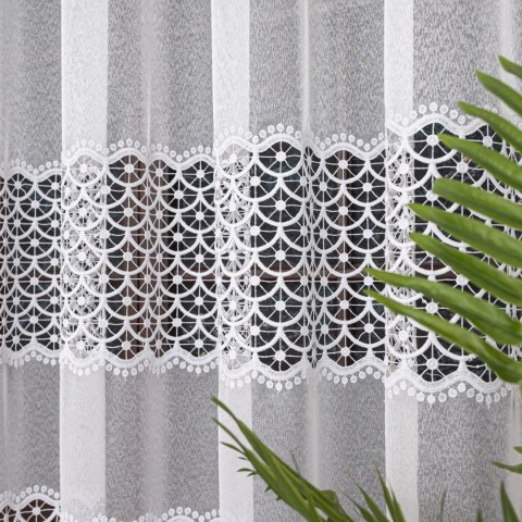 Firanka z aplikacją na markizecie, wysokość 180cm, kolor 001 biały 081947/433/001/000180/1