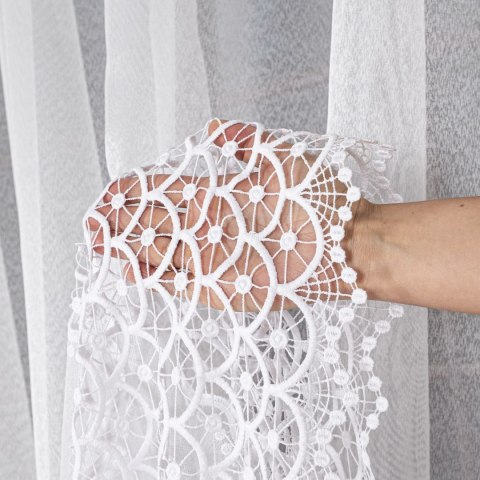 Firanka z aplikacją na markizecie, wysokość 180cm, kolor 001 biały 081947/433/001/000180/1