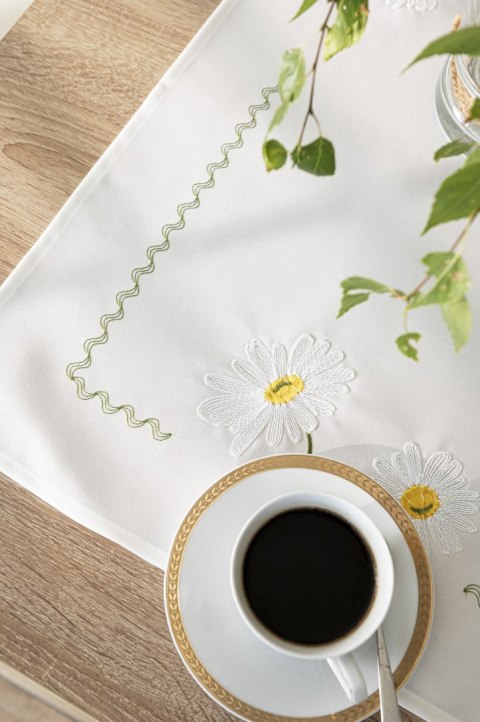 SUMMER Bieżnik z haftem, szerokość 38cm x wysokość 140cm, kolor 001 biały 192037/KSP/L01/038140/1