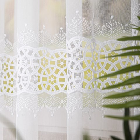 Firanka z aplikacją na markizecie, wysokość 180cm, kolor 001 biały 081574/433/001/000180/1