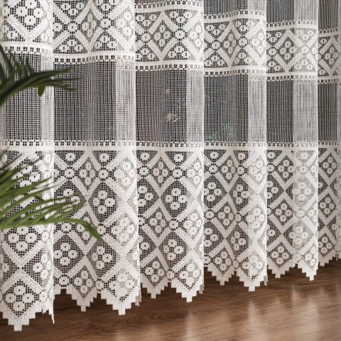 Firanka żakardowa ze wzorem po całości, wysokość 250cm, kolor 025 kremowy 011450/000/025/000250/1