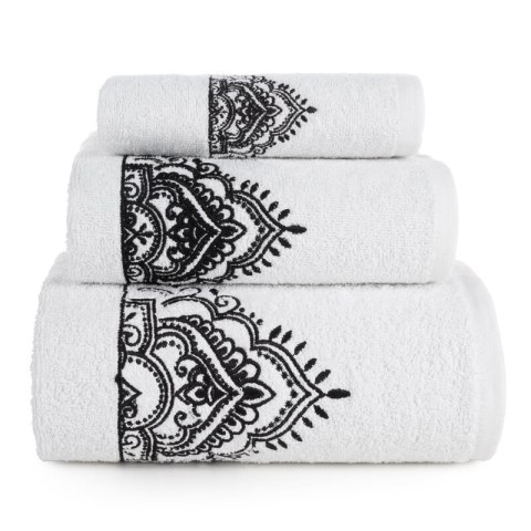 KOMPLET RĘCZNIKÓW 3 56 X 36 X 7 CM BIAŁY