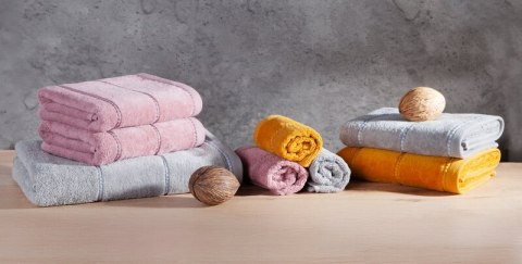 RĘCZNIK MARI (06) 70 X 140 CM CIEMNORÓŻOWY