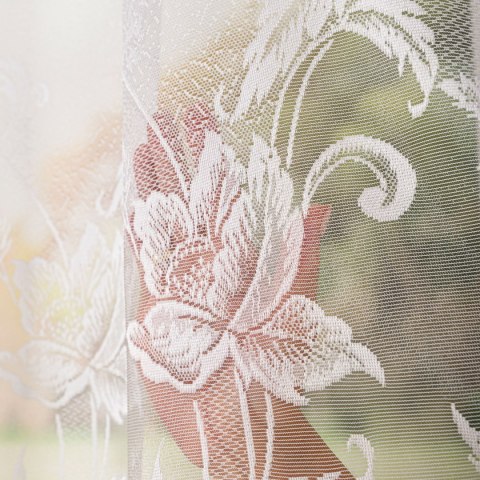 Firanka żakardowa ze wzorem po całości, wysokość 150cm, kolor 001 biały 049815/000/001/000150/1