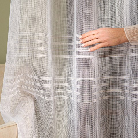 Firanka fantazyjna z ołowianką ze wzorem na samym dole ze złotą błyszczącą nitką, wysokość 300cm, kolor 004 biały 001856/OLO/004