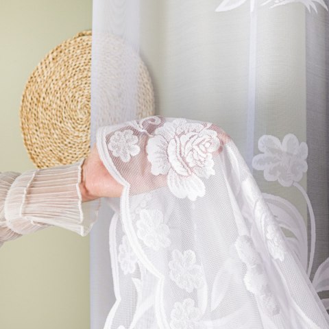 Firanka żakardowa ze wzorem rosnącym, wysokość 250cm, kolor 001 biały 054452/000/001/000250/1