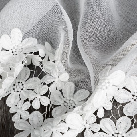 FIRANA GOTOWA KAJA NA SZELKACH 150 X 70 CM BIAŁY