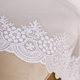 Firanka haftowana ze wzorem na samym dole, wysokość 160cm, kolor 001 biały 122063/000/001/000160/1