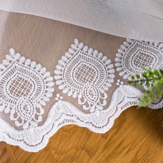 Firanka haftowana ze wzorem na samym dole, wysokość 160cm, kolor 001 biały 122516/000/001/000160/1