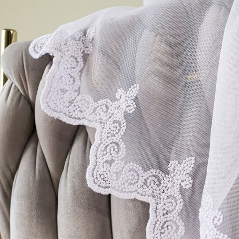 Firanka haftowana ze wzorem na samym dole, wysokość 180cm, kolor 001 biały 122089/000/001/000180/1